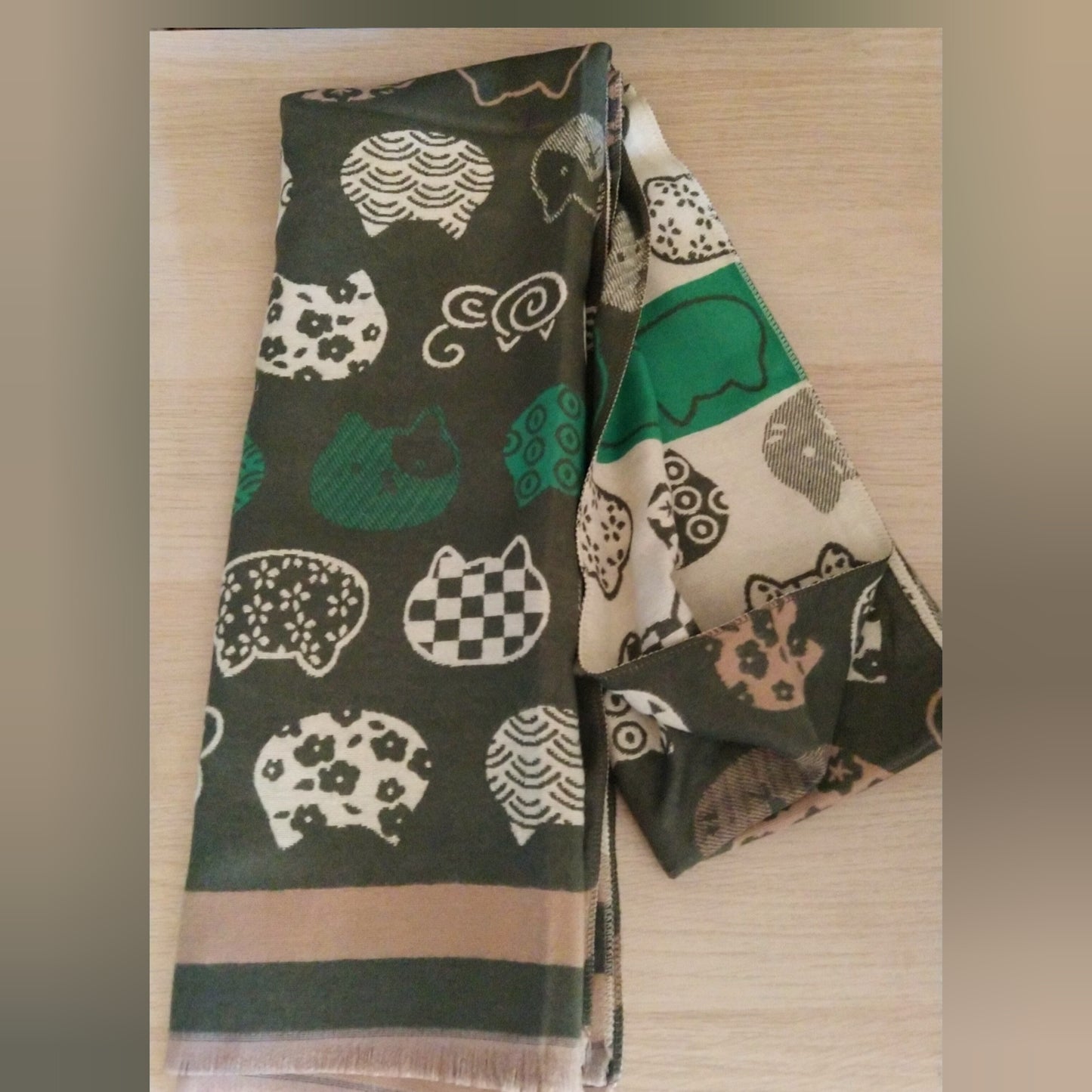Bufanda verde gatos