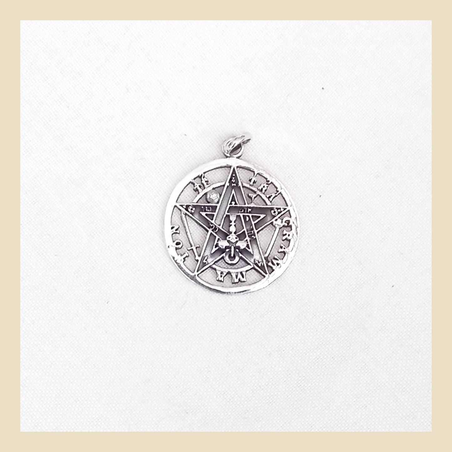 Colgante Tetragrama protección plata