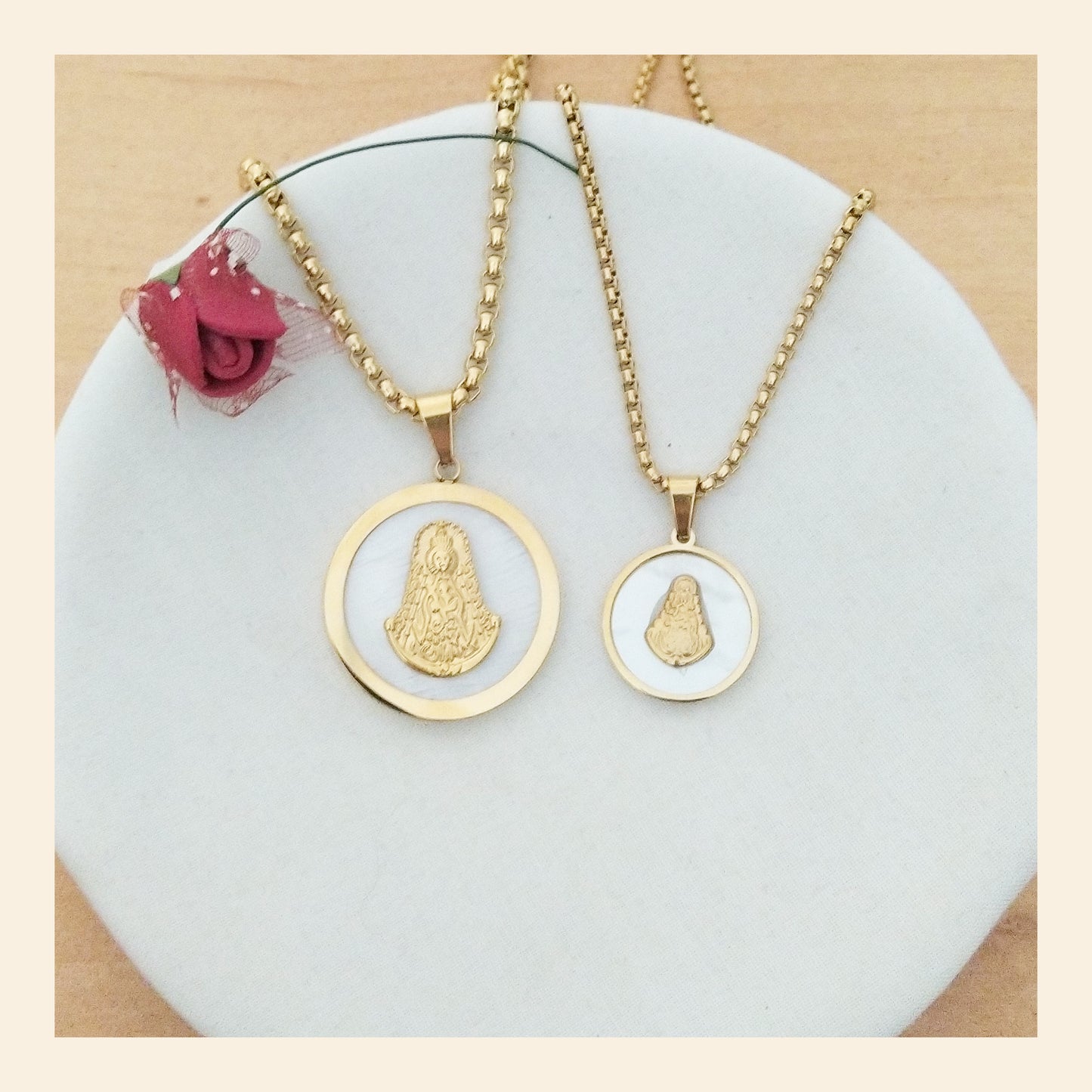 Collar Virgen del Rocío Nácar acero