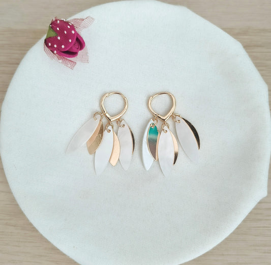 Pendientes Pétalos Blancos