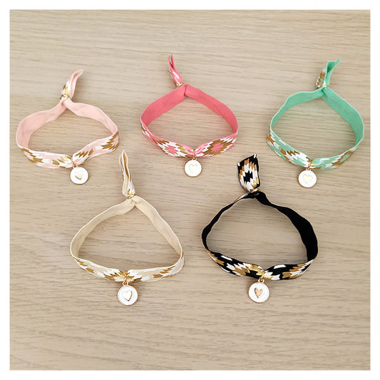 Pulsera moderna corazón dorado + inicial