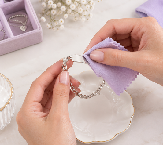Cómo cuidar tus joyas de plata en casa