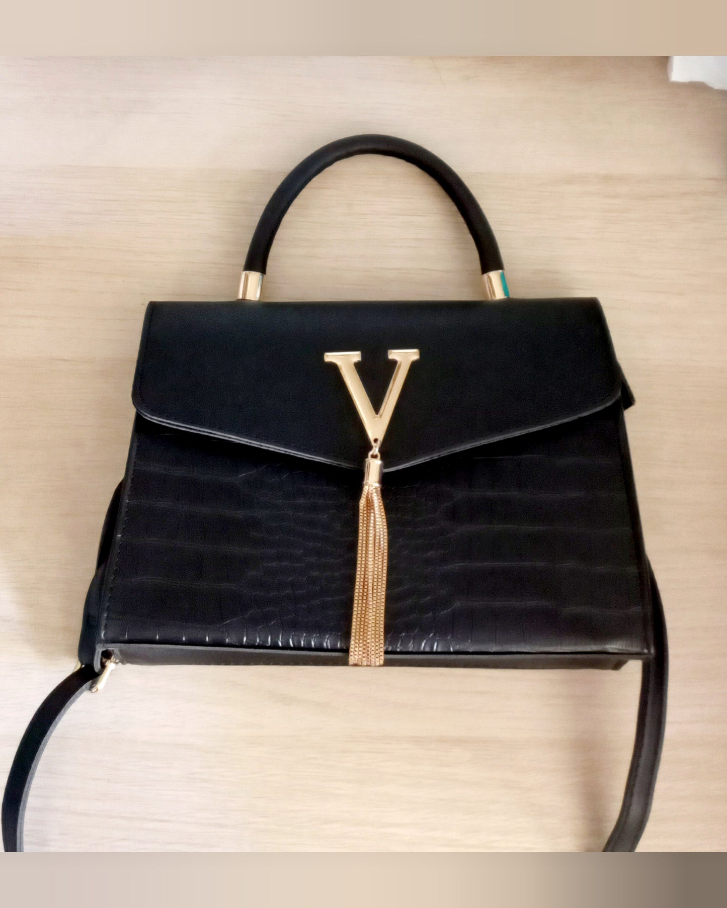 Bolso V negro Elegante