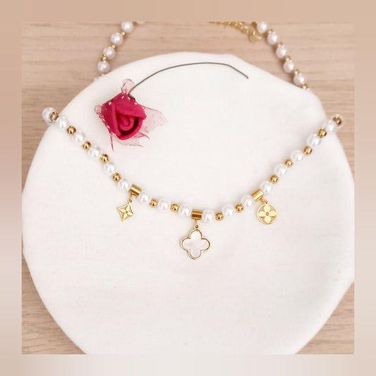 Collar perlas y tréboles acero