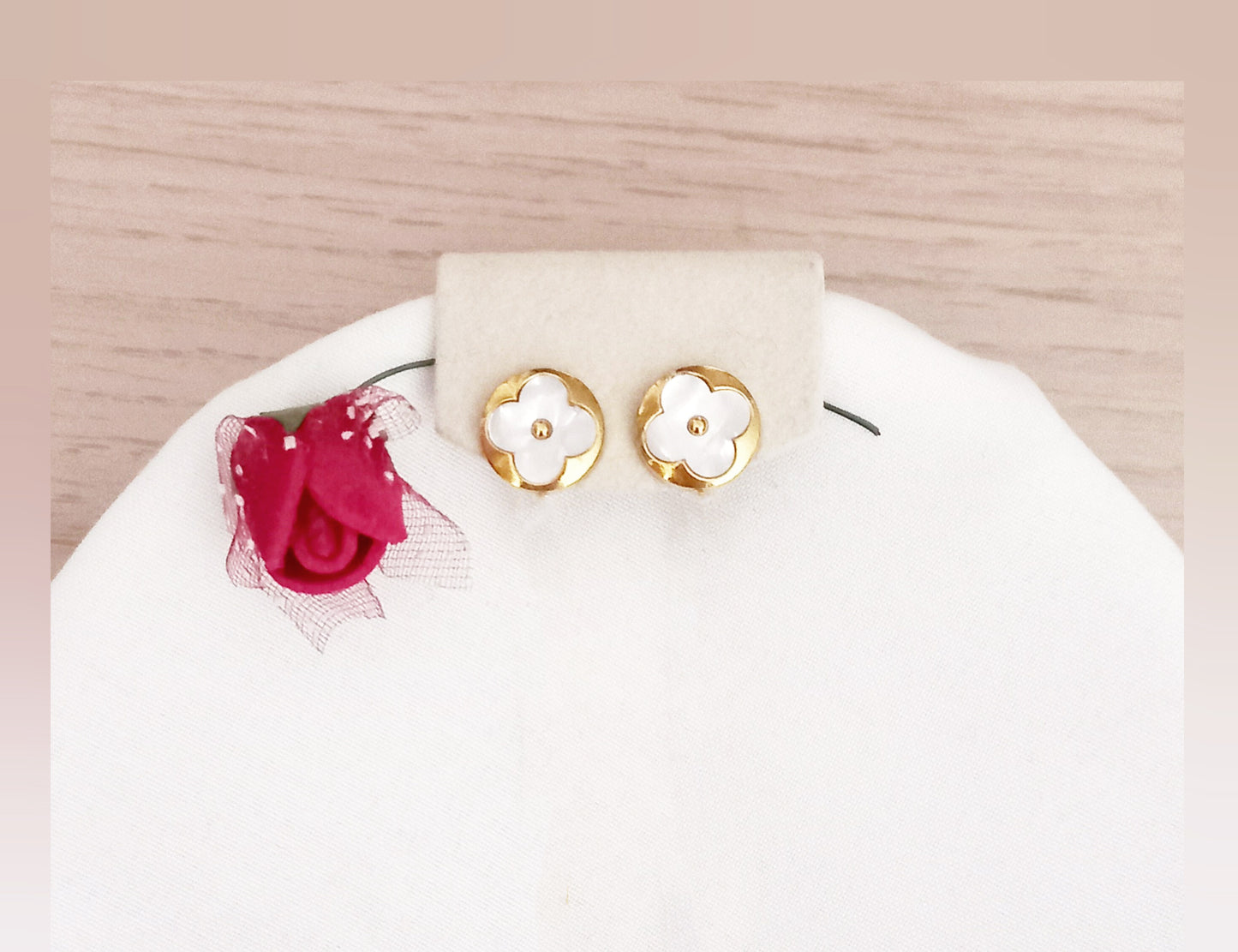 Pendientes Flor blanca acero