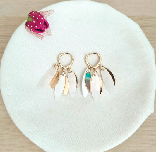 Pendientes Pétalos Blancos