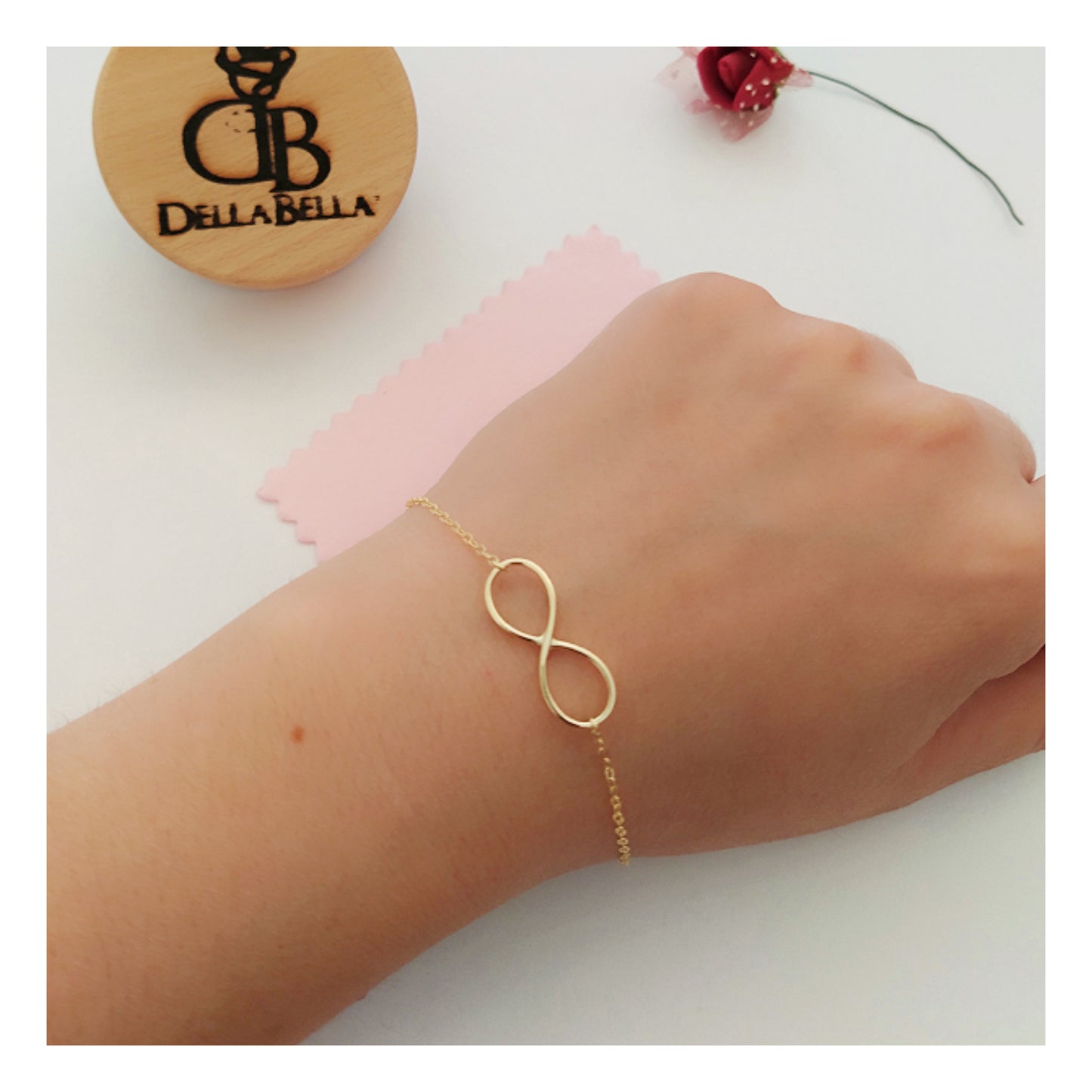 Pulsera Infinito dorado