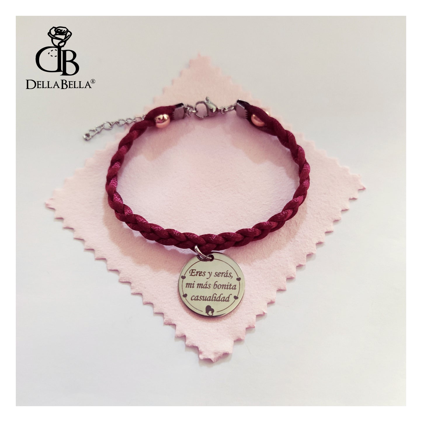 Pulsera trenzada y placa